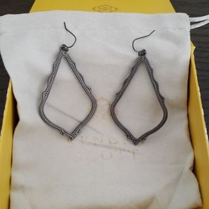 Kendra Scott Sophie drop earrings in gunmetal